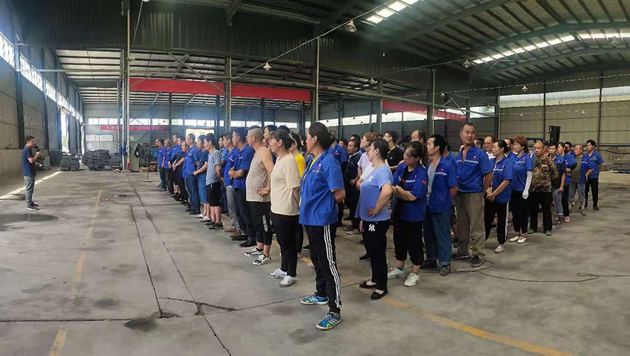 西安三鋁鋁模板科技有限公司對(duì)超額完成任務(wù)部門員工發(fā)放現(xiàn)金獎(jiǎng)勵(lì)！